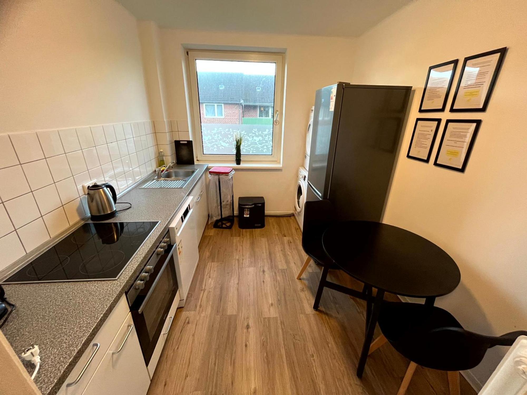 3-Zimmer Monteurwohnung Mit Balkon นอยมึนสเตอร์ ภายนอก รูปภาพ